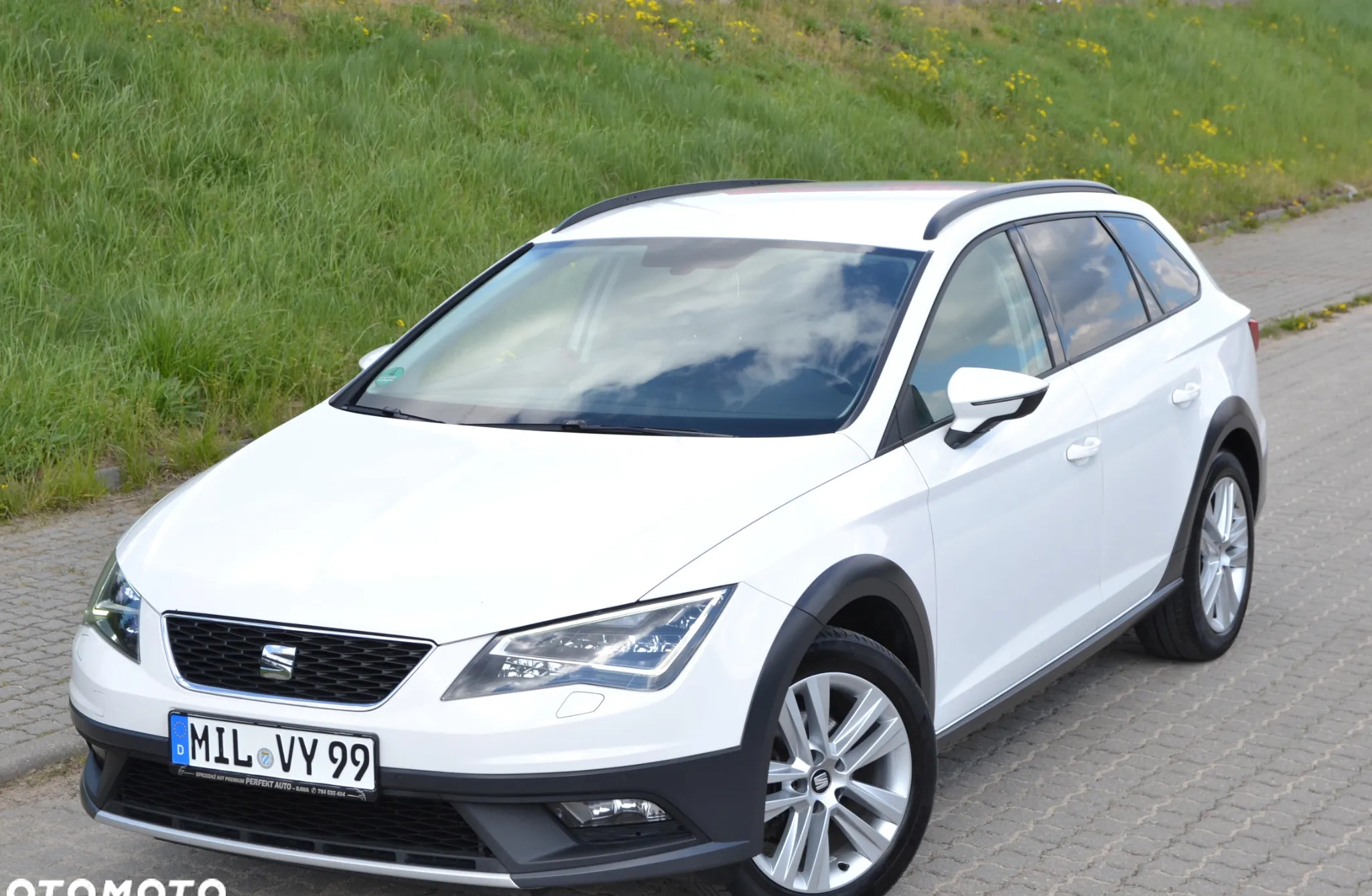 Seat Leon cena 58800 przebieg: 135404, rok produkcji 2015 z Iława małe 781